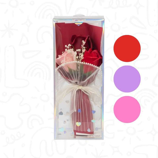 Bouquet de Flores con Follaje Decorativo